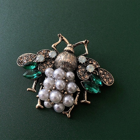 Bee Plastic Pearl with Rhinestone Brooch Pin PW-WGFFCC2-02-1