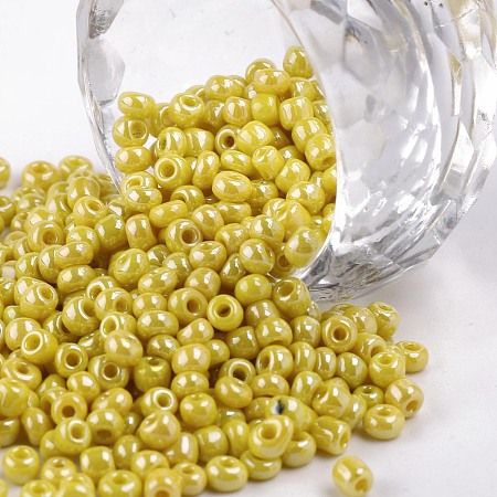 8/0 Glass Seed Beads SEED-US0003-3mm-122-1