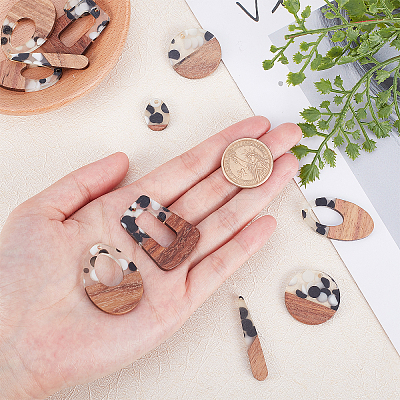 Resin & Walnut Wood Pendants RESI-SC0001-45-1