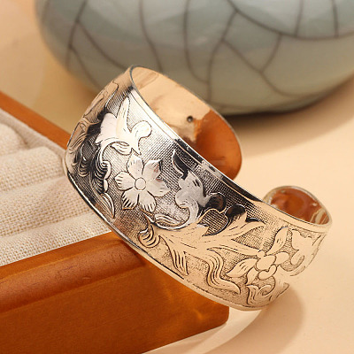 Tibetan Style Alloy Cuff Bangles FS-WGDEA5F-10-1