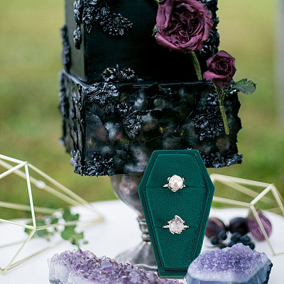 Halloween Theme Coffin Shaped Velvet Finger Ring Boxes VBOX-WH0015-01B-1