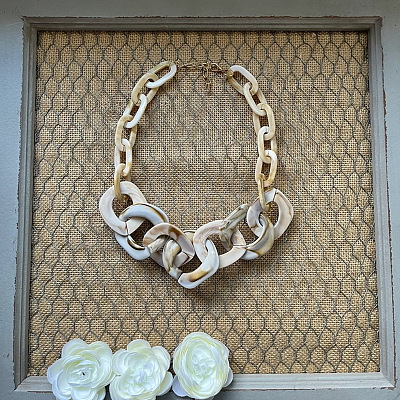 Fashionable Resin Oval Link Chain Necklaces FS-WG8E51D-04-1