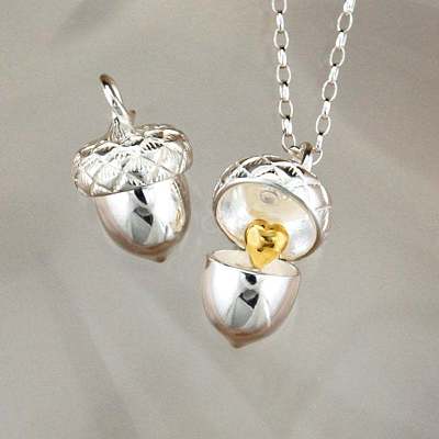 Alloy Openable Acorn Pendant Necklaces for Women FS-WG05859-01-1