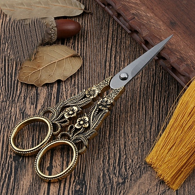 Flower Pattern Alloy with Stainless Steel Scissors PW-WG70037-01-1