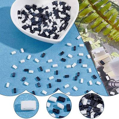 300Pcs 2 Colors 2-Hole Opaque Glass Seed Beads SEED-AR0001-31-1