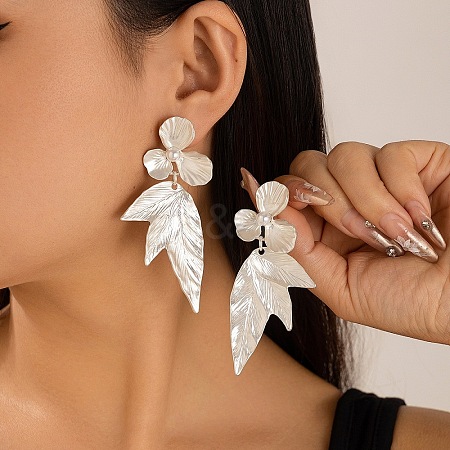 Chic 3D Leaf Zinc Alloy Stud Earrings CN5092-2-1