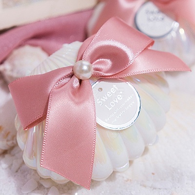 White Shell Shaped Plastic Candy Boxes PW-WGFB470-02-1