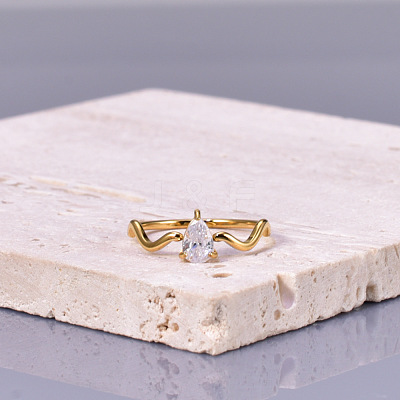 Teardrop 304 Stainless Steel with Clear Cubic Zirconia Finger Rings for Women FS-WG6614B-03-1